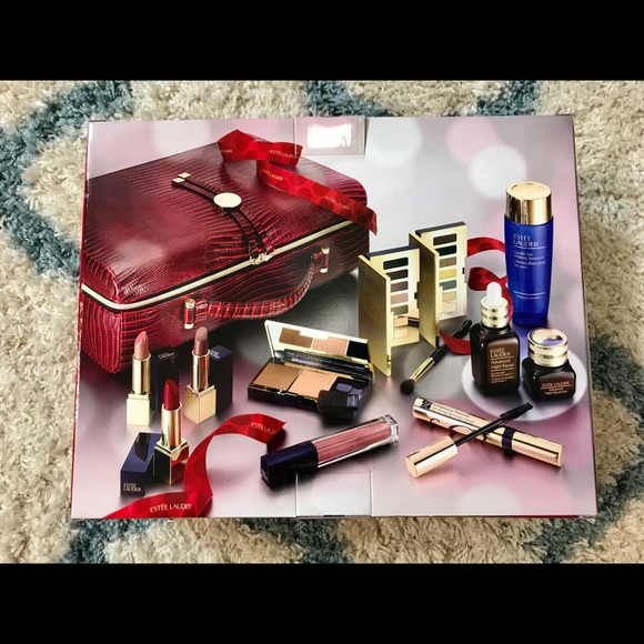 SOLD Estée Lauder Beauty and make up set - Picture 1 of 6